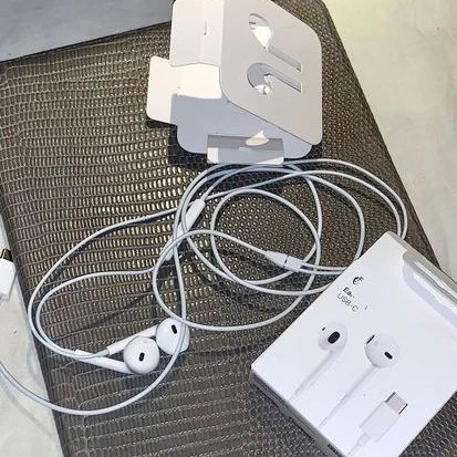 1: 1 High Quality Earpods USB-C Wired Earphones