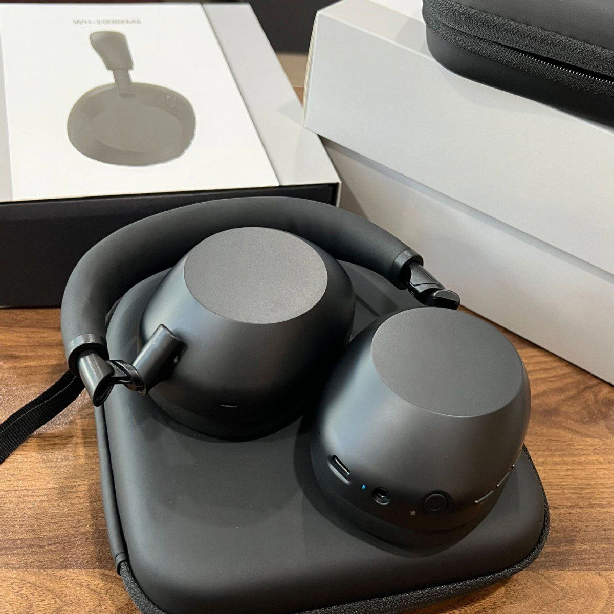 2026 New Wh-1000xm6 Anc Over-Ear Bluetooth Headphones True Wireless Active Noise Canceling with Leather Case