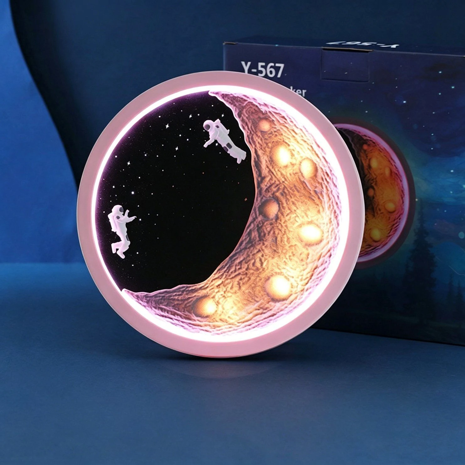 Astronaut RGB Light Tws FM Portable Bluetooth Speaker with TF USB for Desk Gift