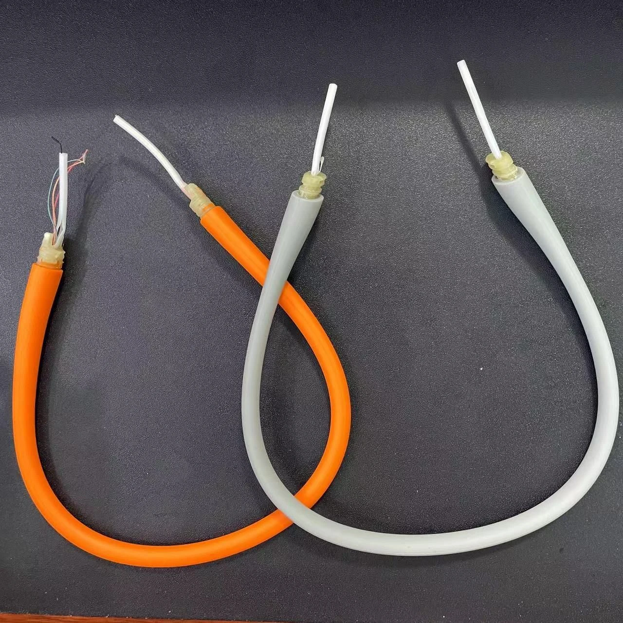 Custom Silicene Overmolding Neckband for Bluetooth Headphones, LSR Liquid Silicone Coating with Niti Memory Wire, OEM/ODM Service
