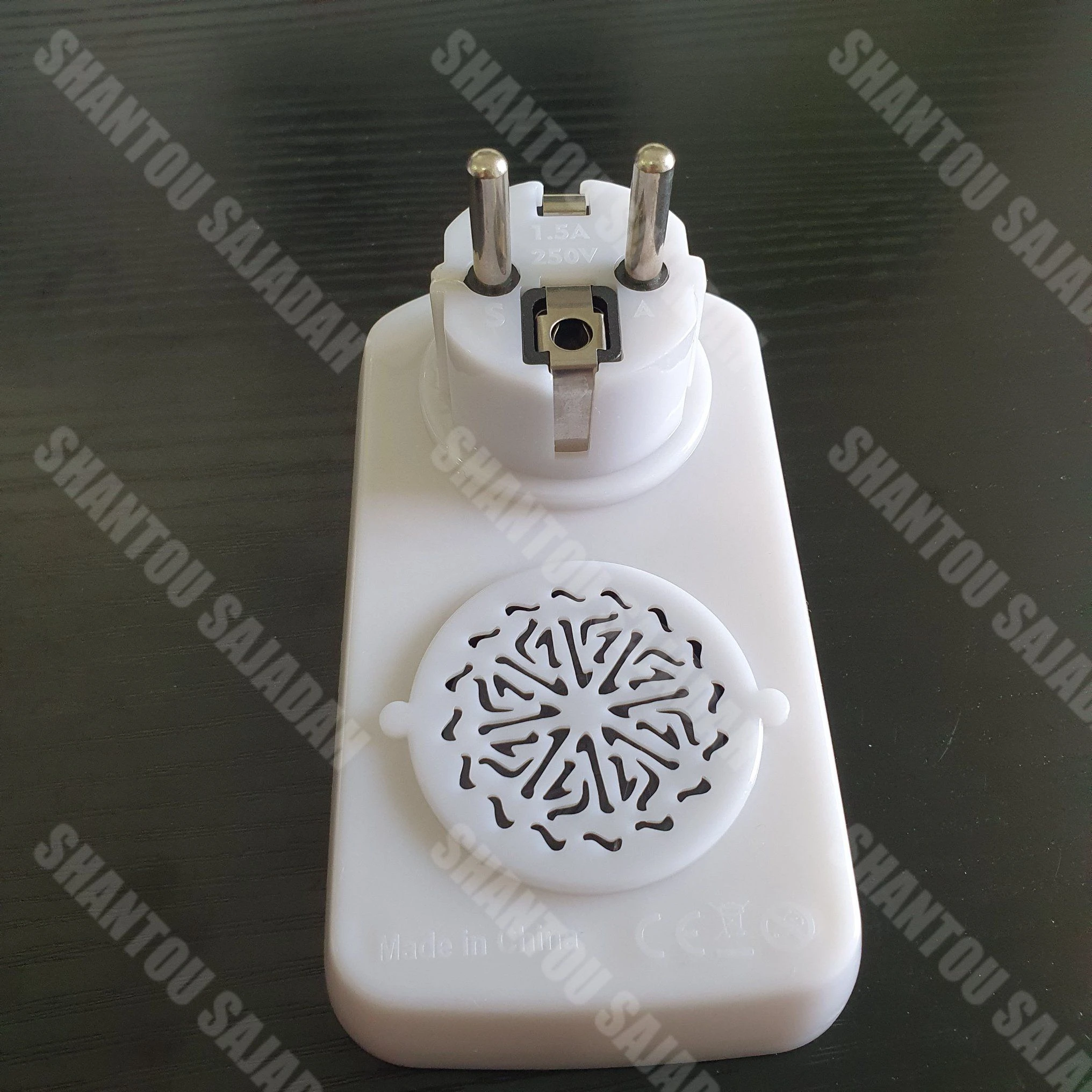 Factory Price Zk60PRO Europlug Muslim Electronic Portable Quran Speaker Islamic Educational Interactive Arabic Quran Speaker Zikir Plug with Light