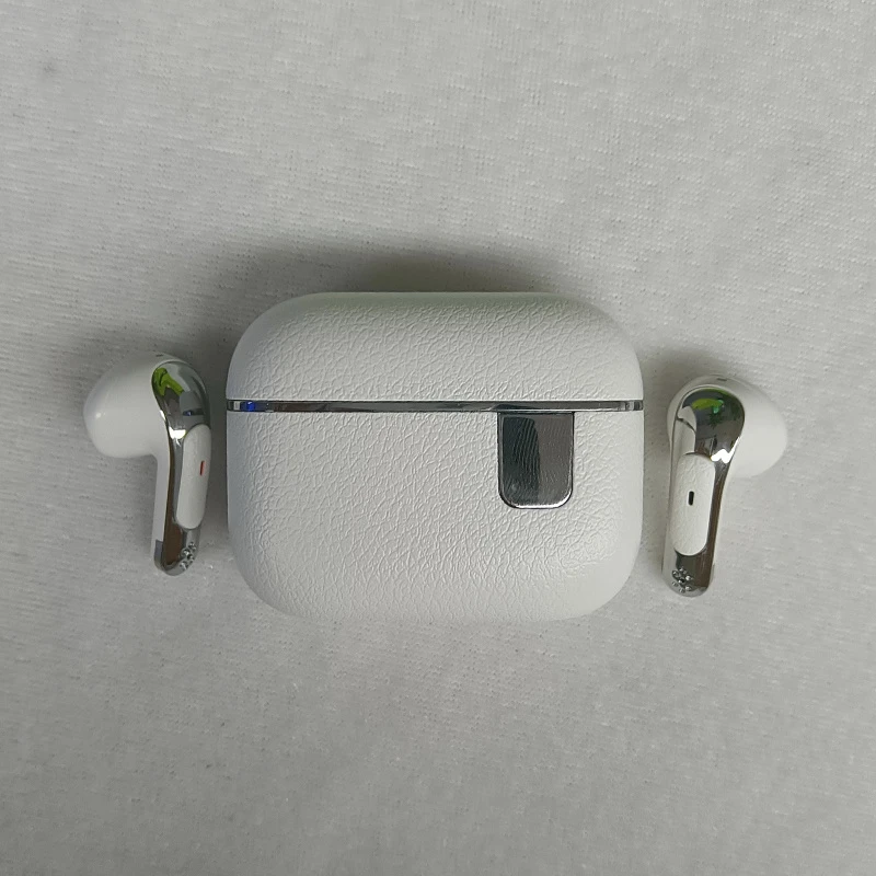 High-Fidelity Bluetooth Earphones with Superior Noise Cancellation Technology