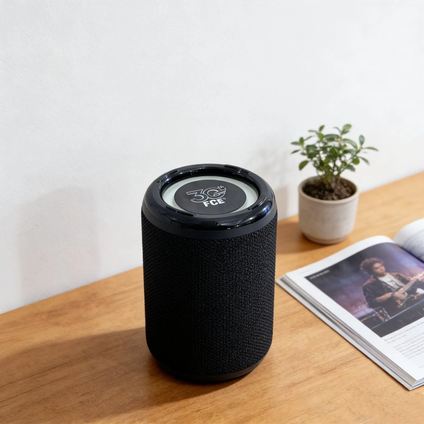 High Quality Portable Bluetooth Speaker for Home and Outdoor