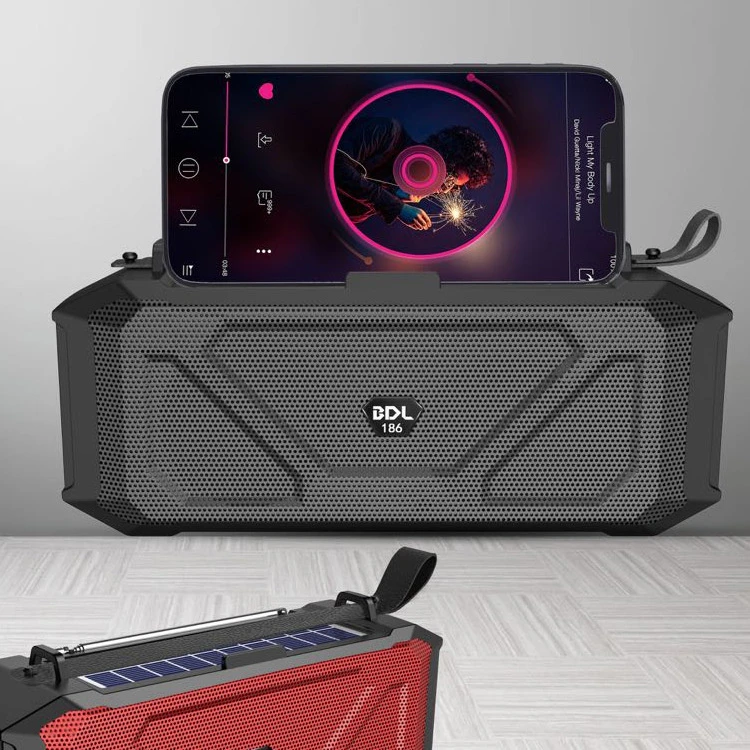 Lound Sound Solar Bluetooth Speaker with Radio/MP3 Player/Torch