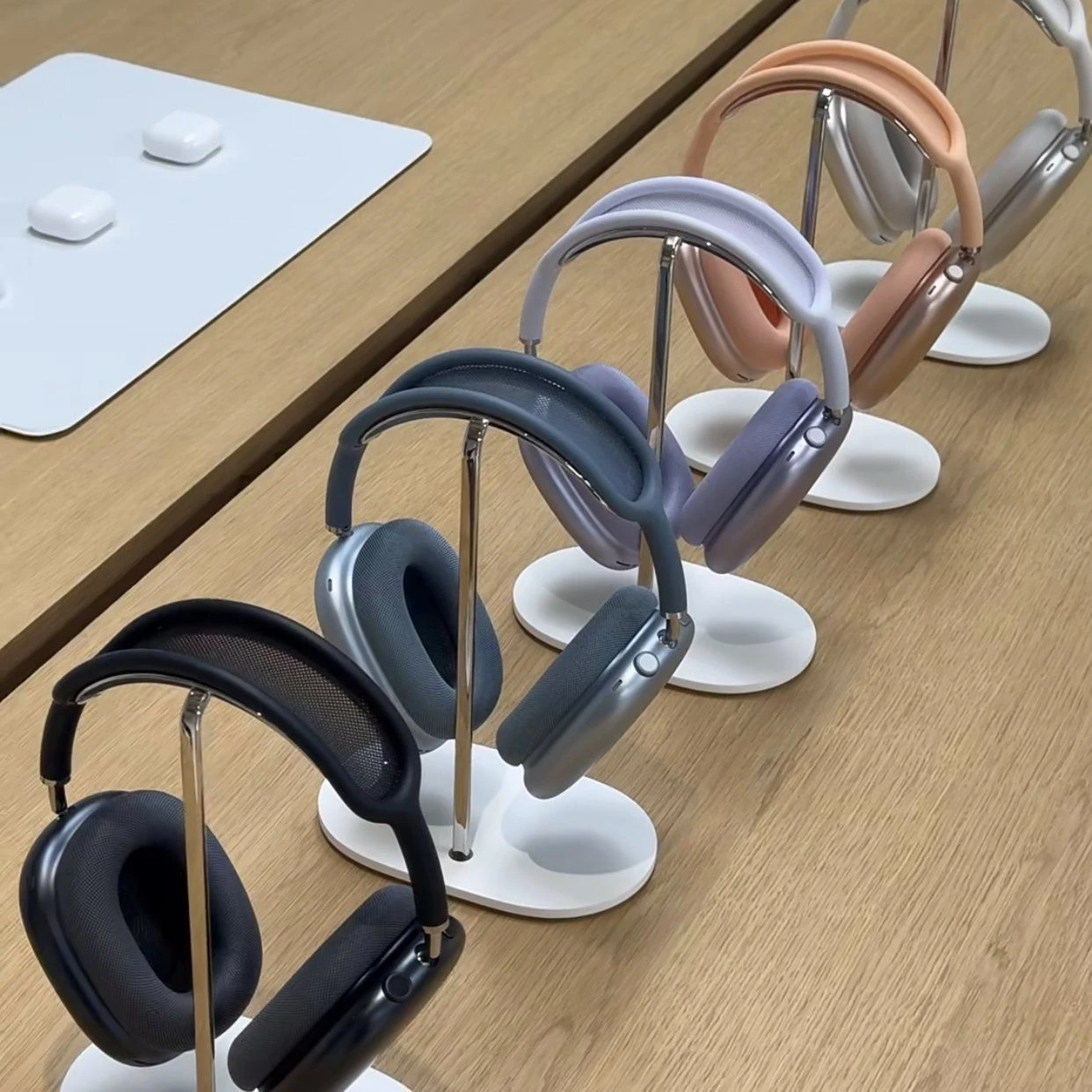 Max Headphone Bluetooth Headphone Wireless Earphone with Anc Logo and Valid Serial Number