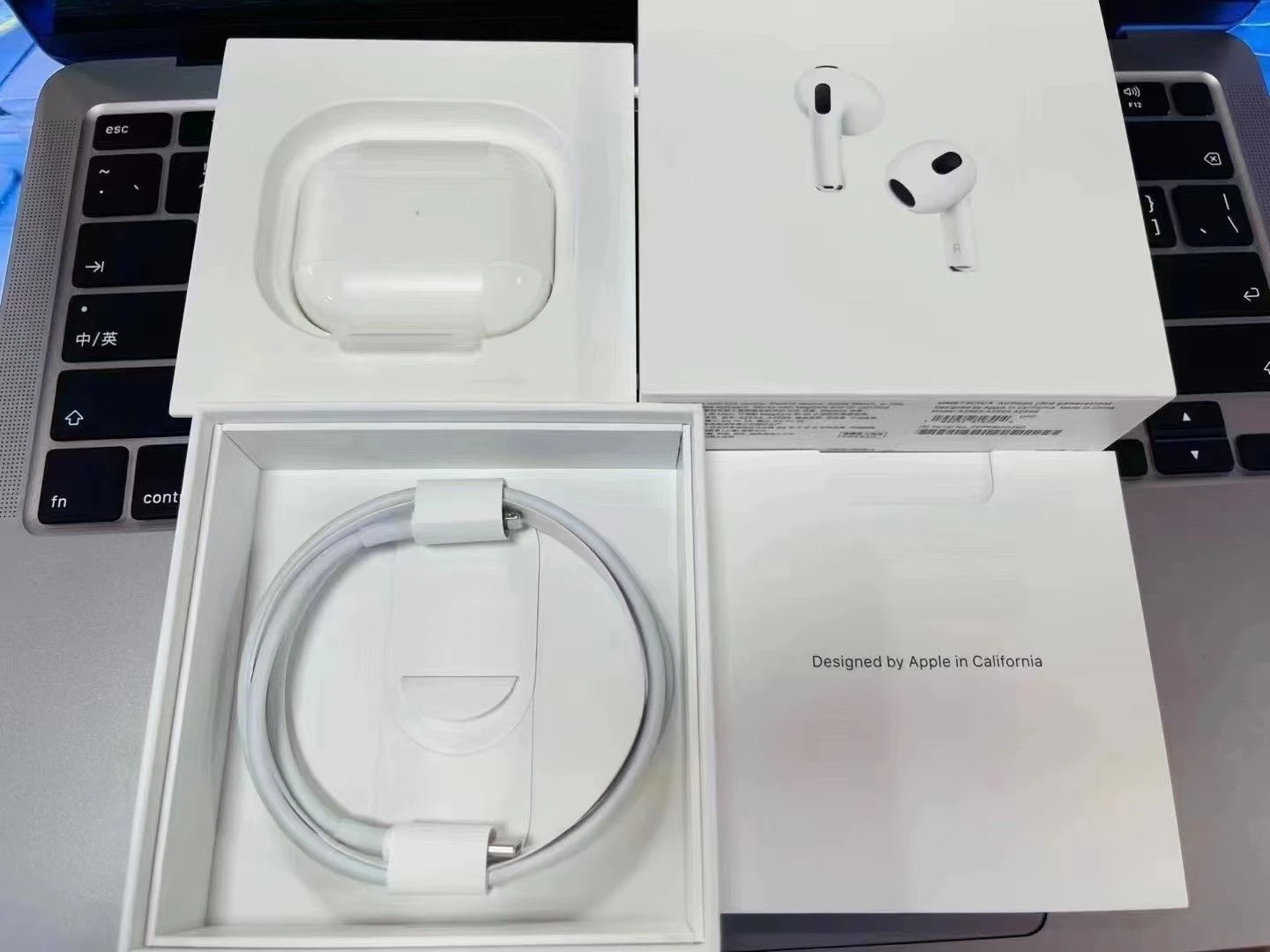 New Phone Bluetooth Earphone Wireless Charger Airpads 3