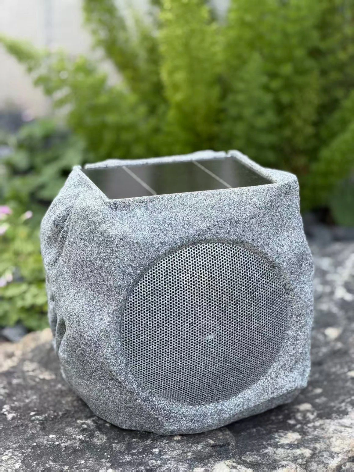 Outdoor Infrared Bluetooth Speaker 4-Inch 10W Fully Waterproof, Rock Shape for Garden Decor