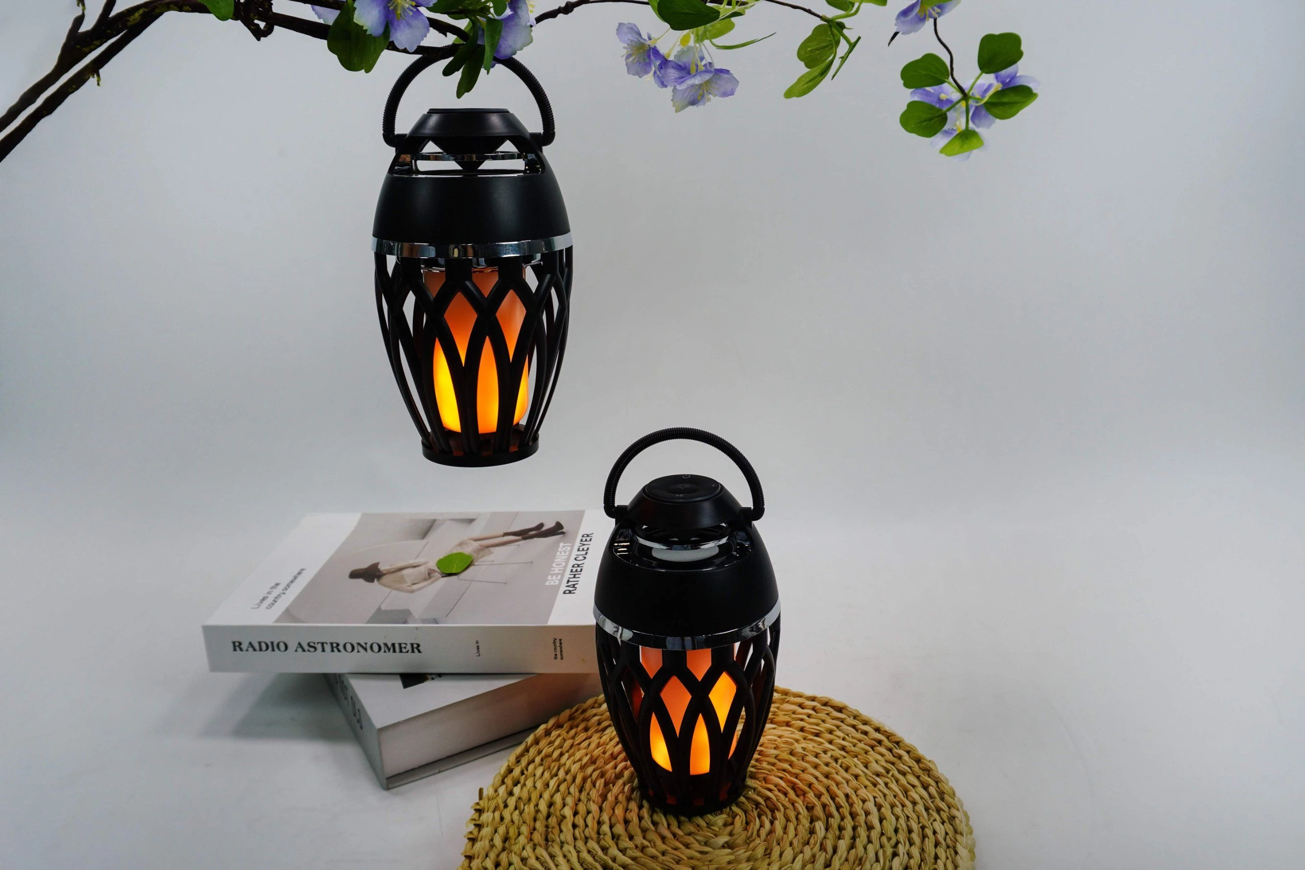 Outdoor Waterproof Camping Lamp Dynamic Warm Flame Lamp Portable Wireless Bluetooth Speakers