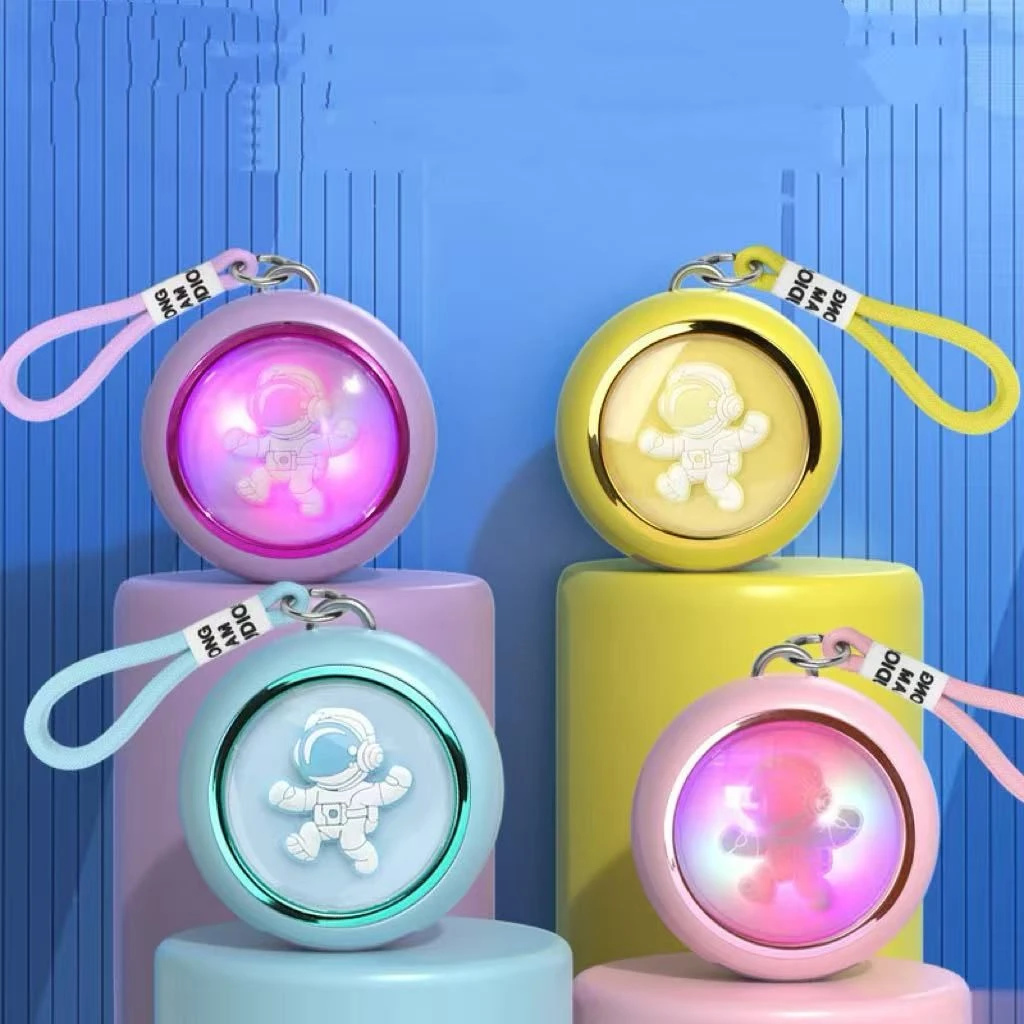 Portable Bluetooth Speaker Astronaut Design LED Light Outdoor/Indoor Mini LED Light Bulb Bluetooth Speaker