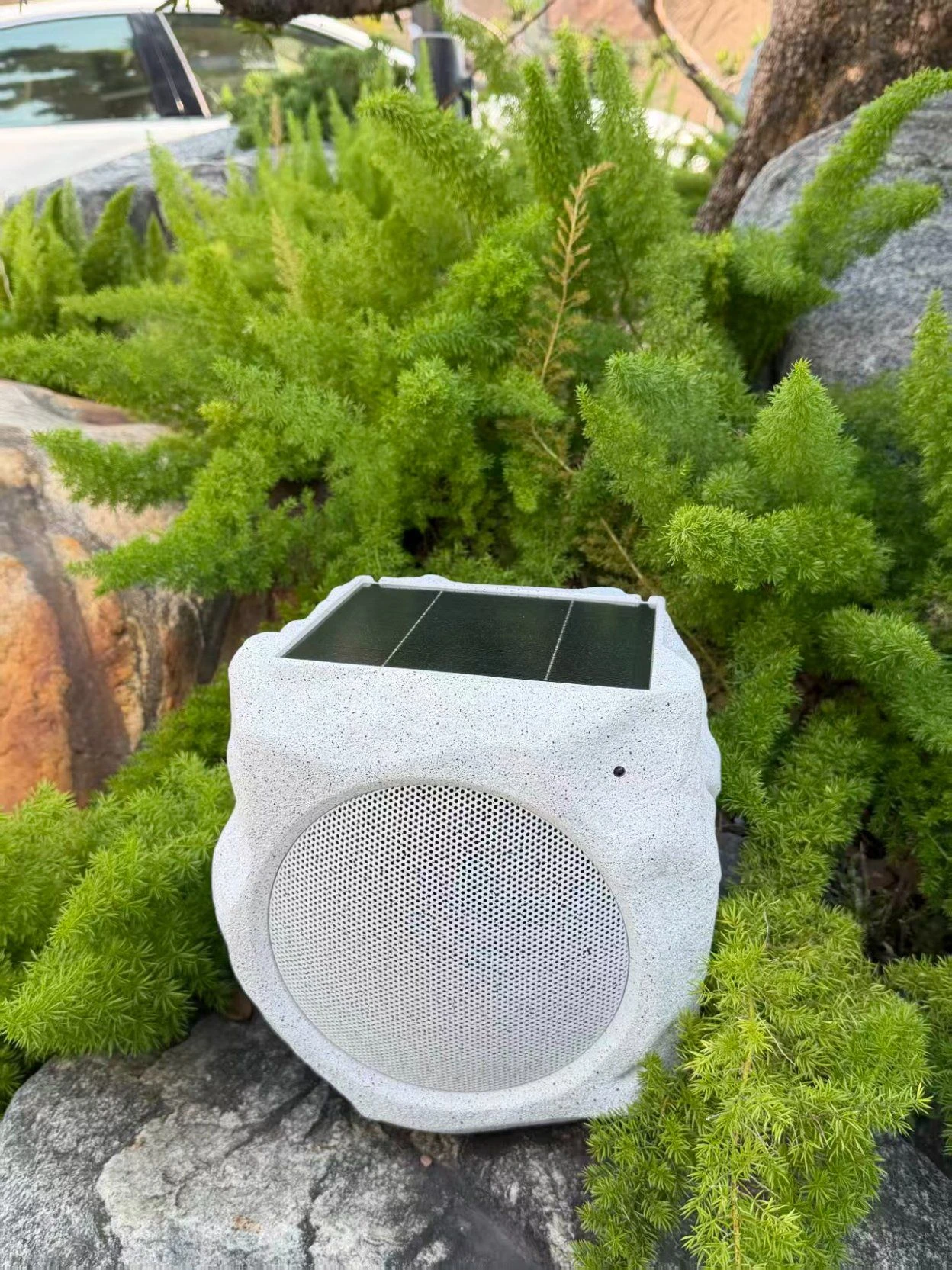Waterproof 4″ 10W Bluetooth Rock Speaker Multi-Speaker Link 7-Color Rhythm for Garden Patio & Outdoor Party