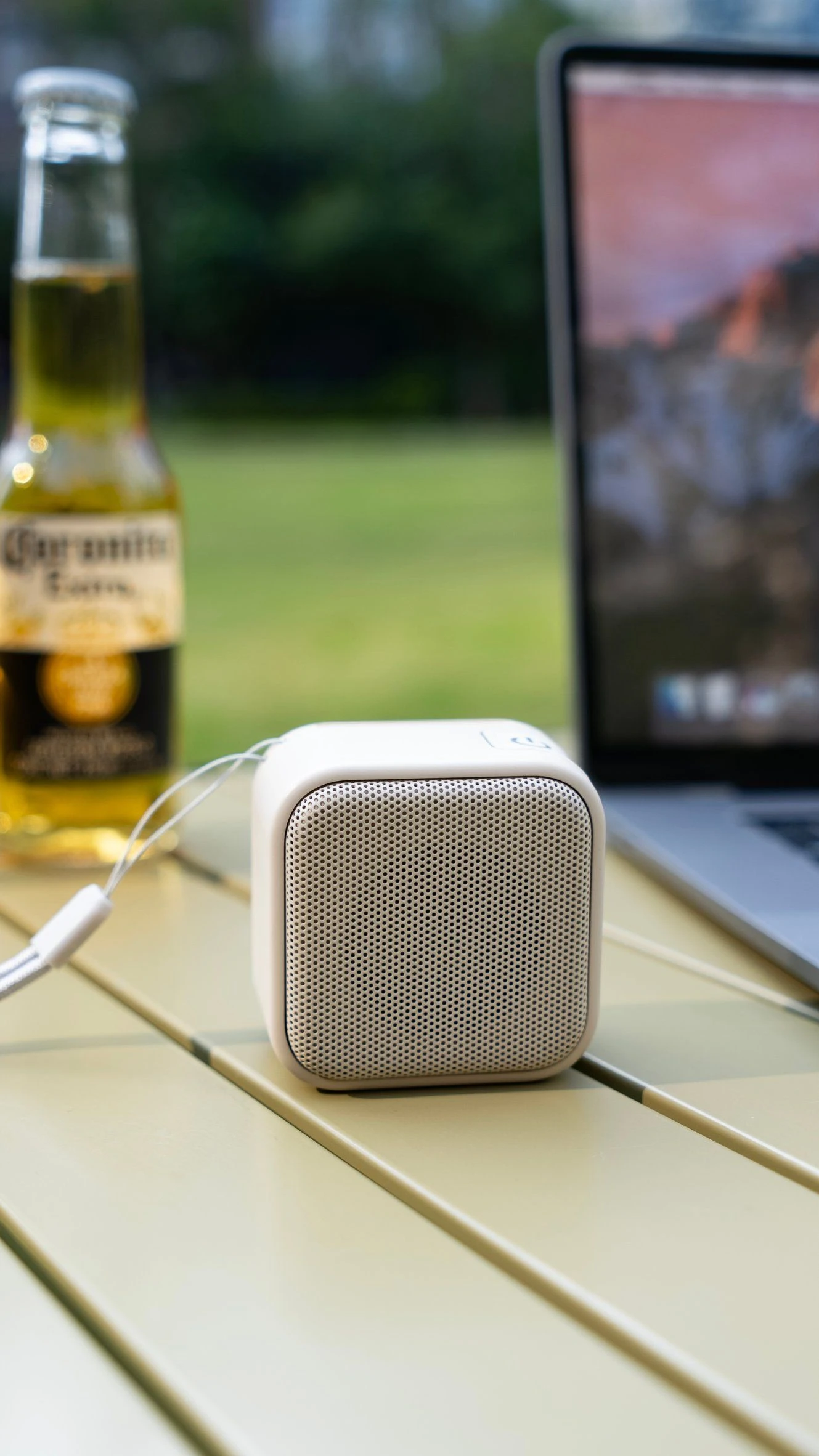 Waterproof Magnetic Bluetooth Speaker, Vertical Horizontal Phone Holder, Magnetic Wall Mount Bicycle Speaker, Outdoor Portable with USB Charging Port