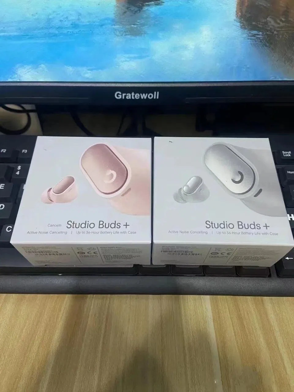 Wireless in-Ear Headphones with Pop-up Windows for Effortless Use